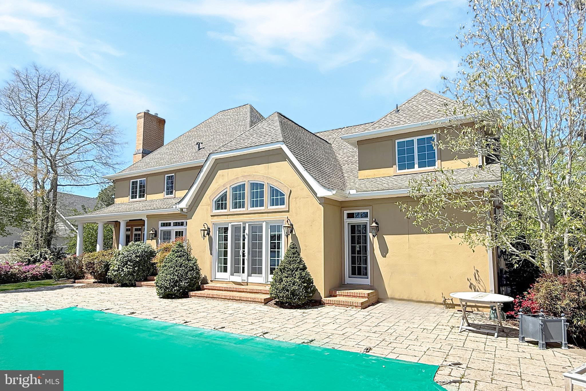 145 TORQUAY CT