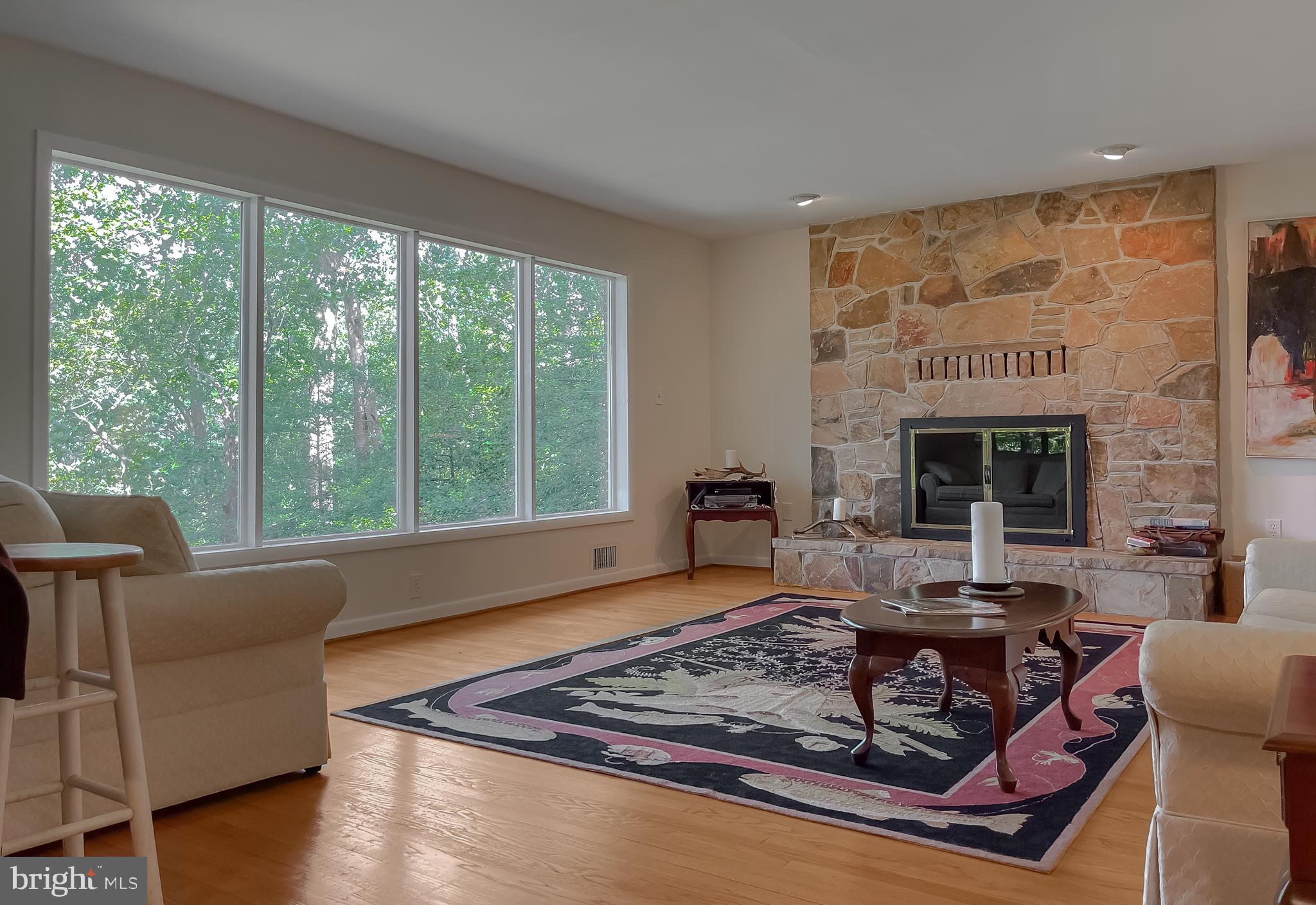 DRUM POINT - Residential