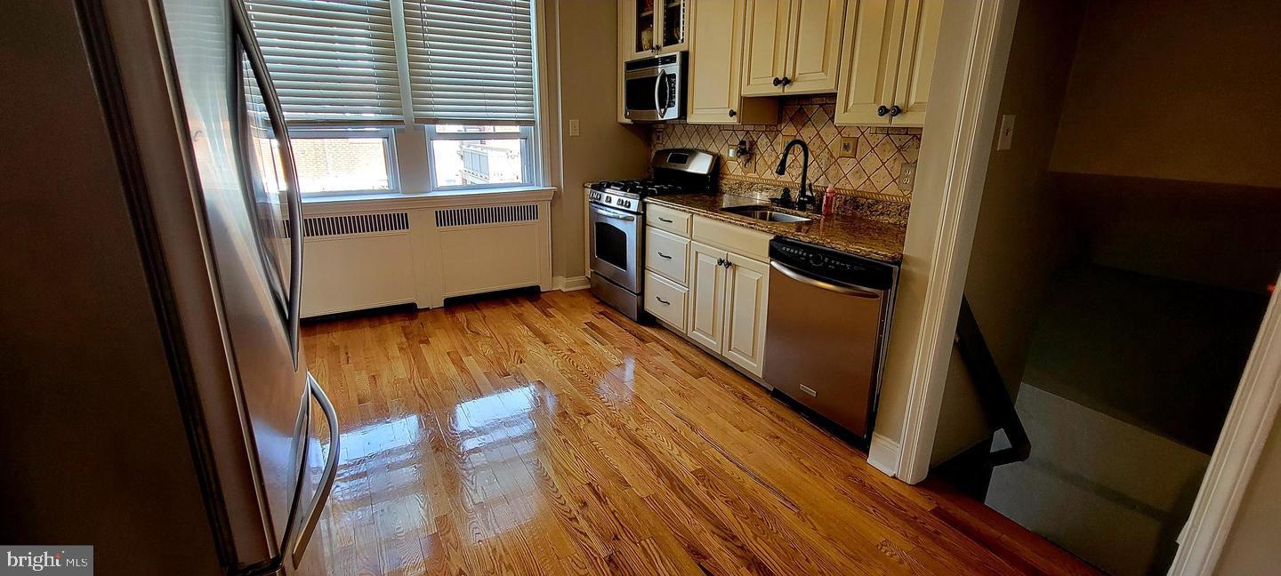 MAYFAIR (WEST) - Residential Lease