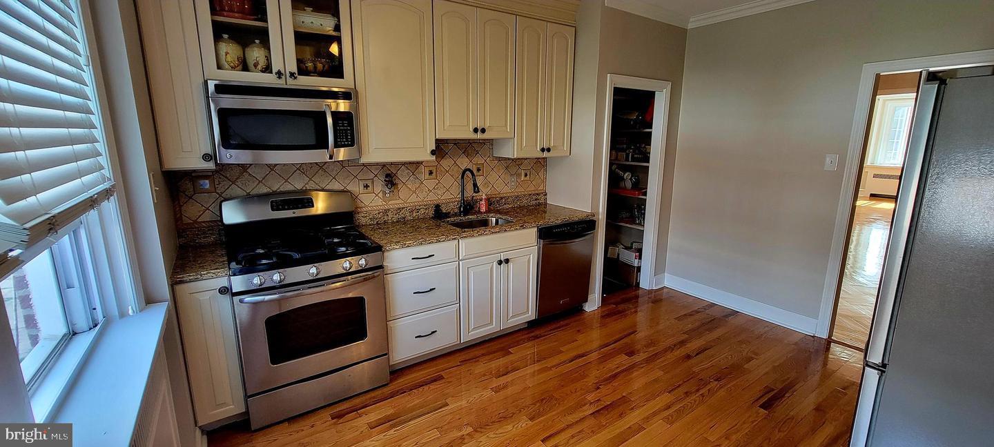 MAYFAIR (WEST) - Residential Lease