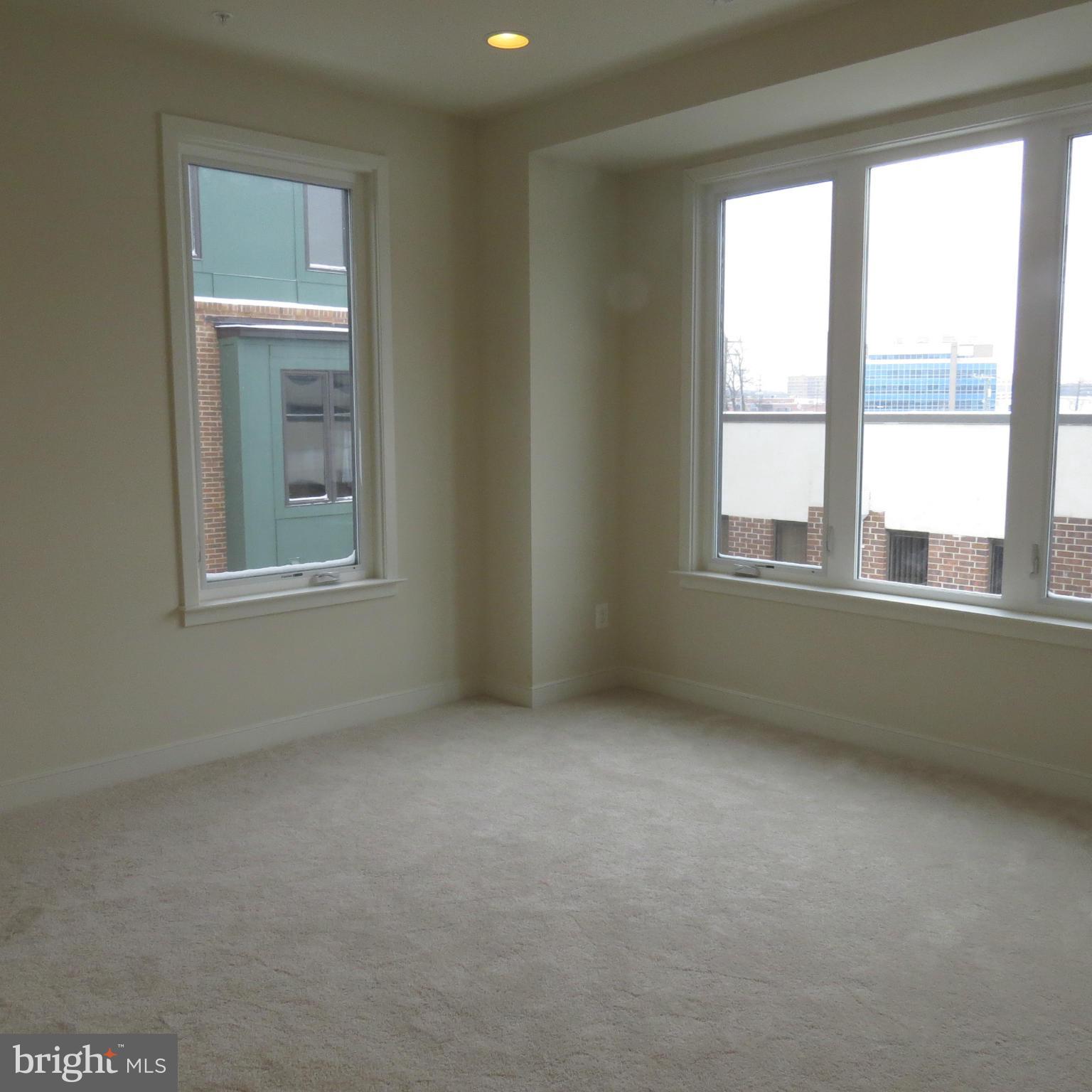 MOSAIC AT MERRIFIELD - Residential Lease