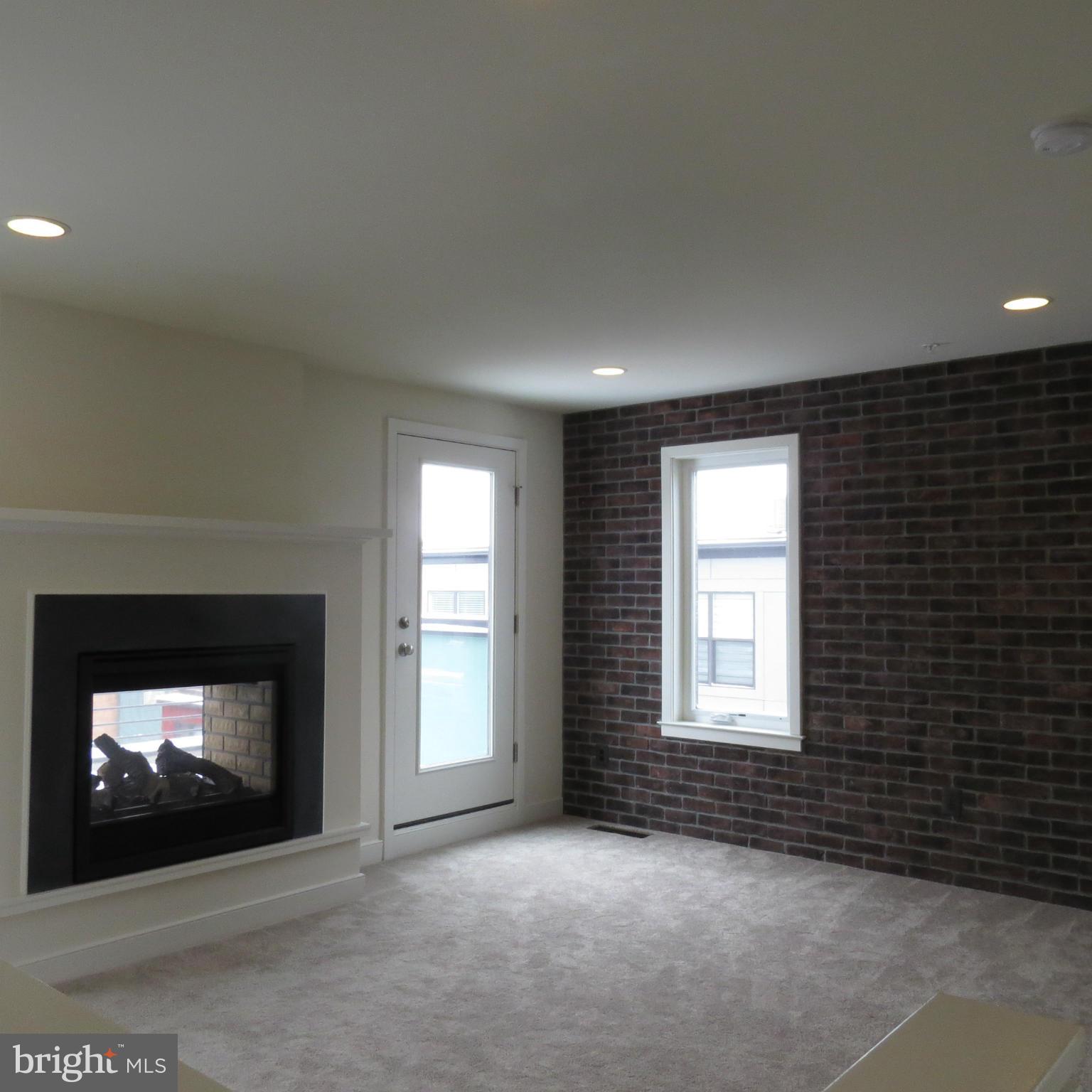 MOSAIC AT MERRIFIELD - Residential Lease