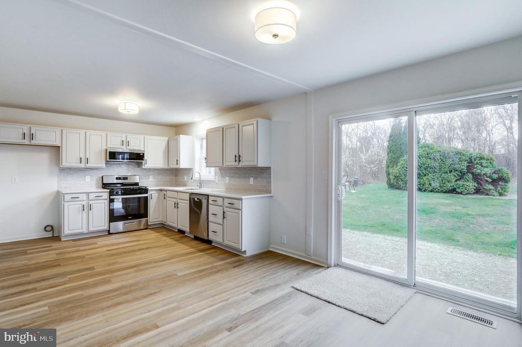 Photo of 884 Sterling Place, Lancaster, PA 17603 (MLS # PALA2048938)