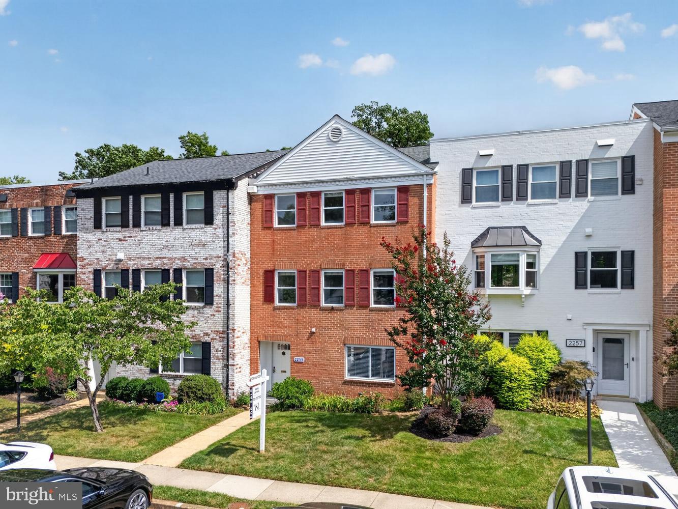 2255 CEDAR LANE