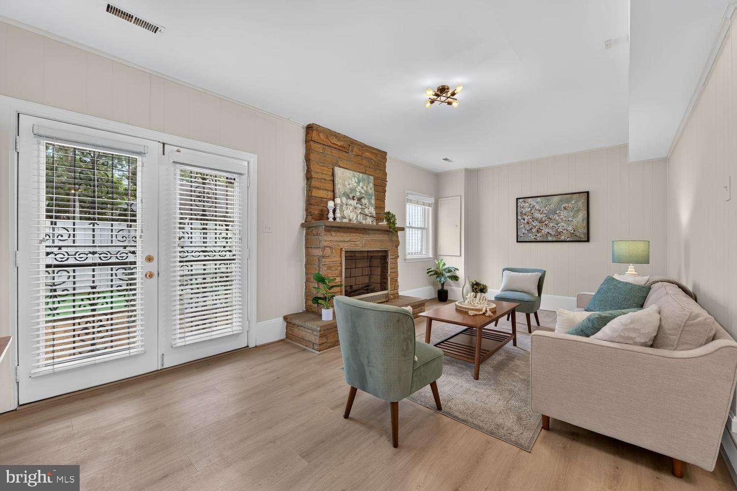2255 CEDAR LANE