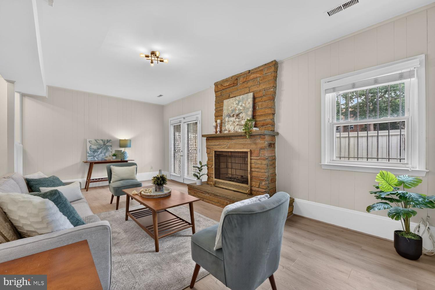 2255 CEDAR LANE