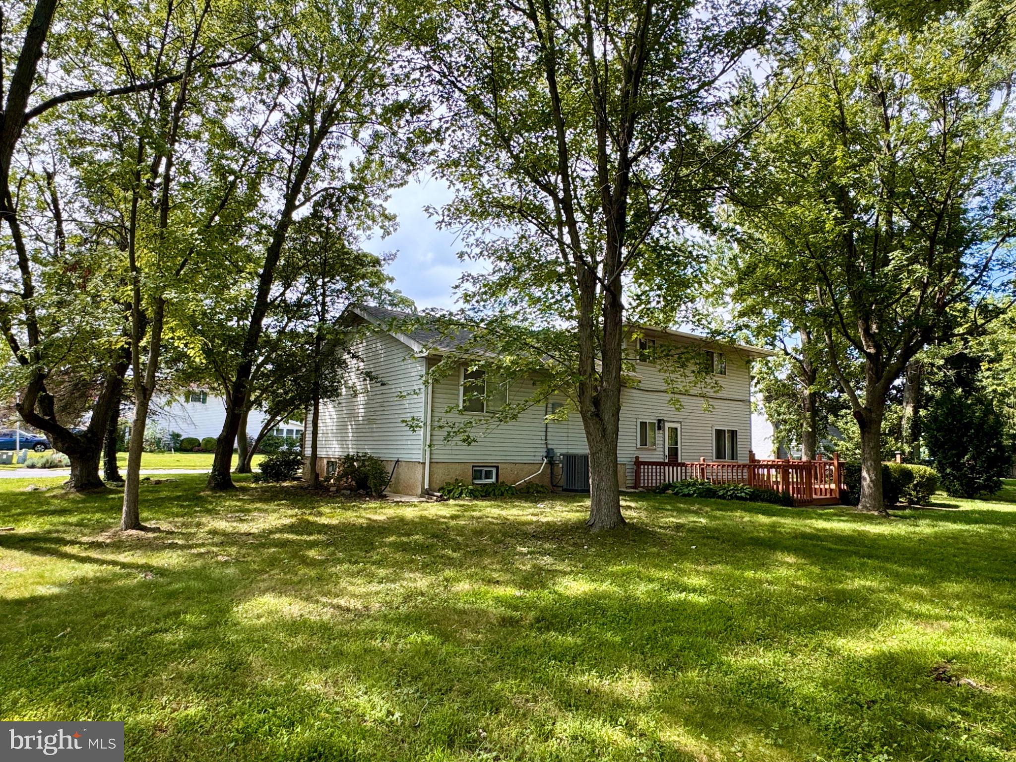 820 LEEDS LANE