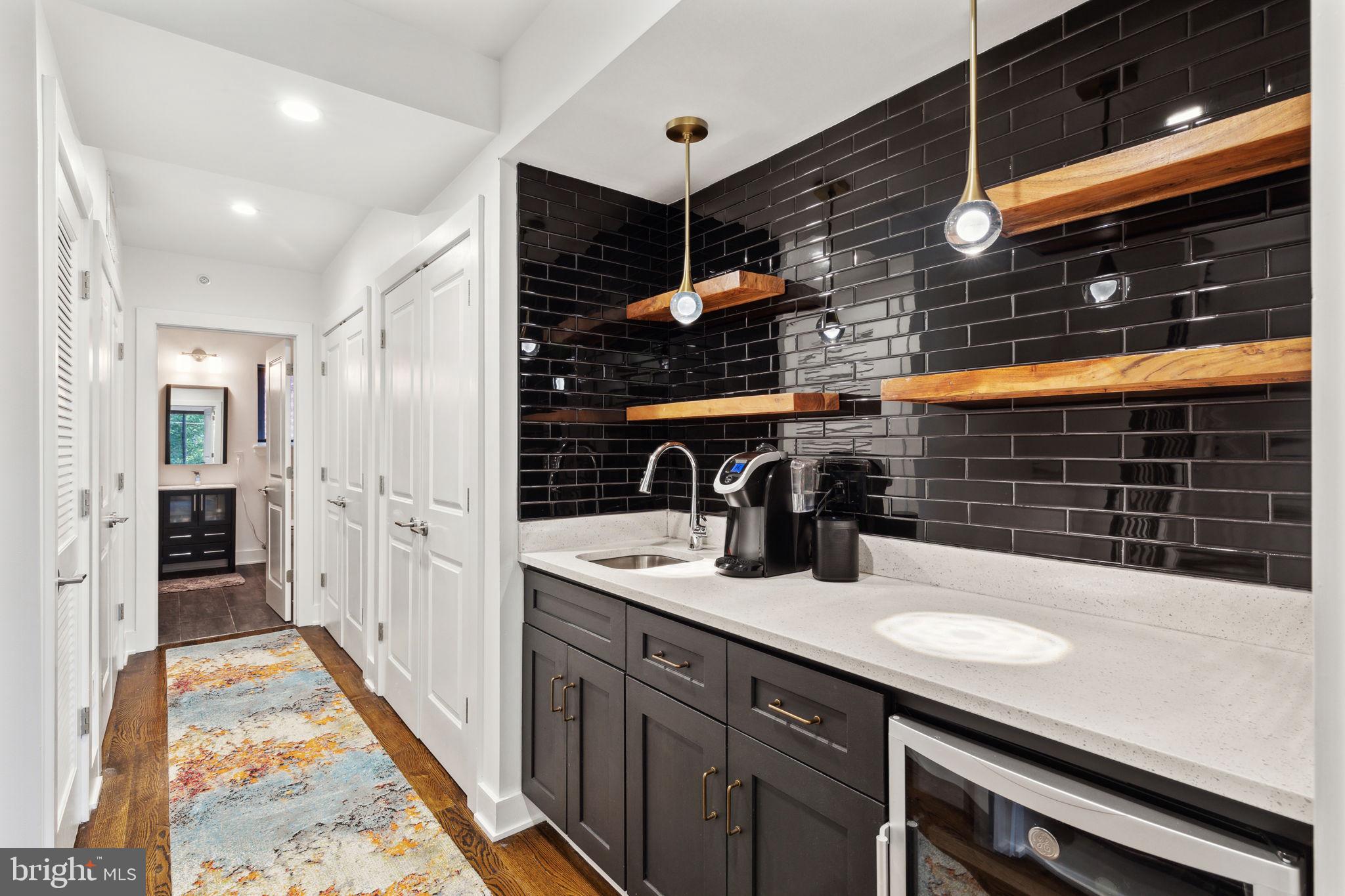 OLDE KENSINGTON - Residential Lease