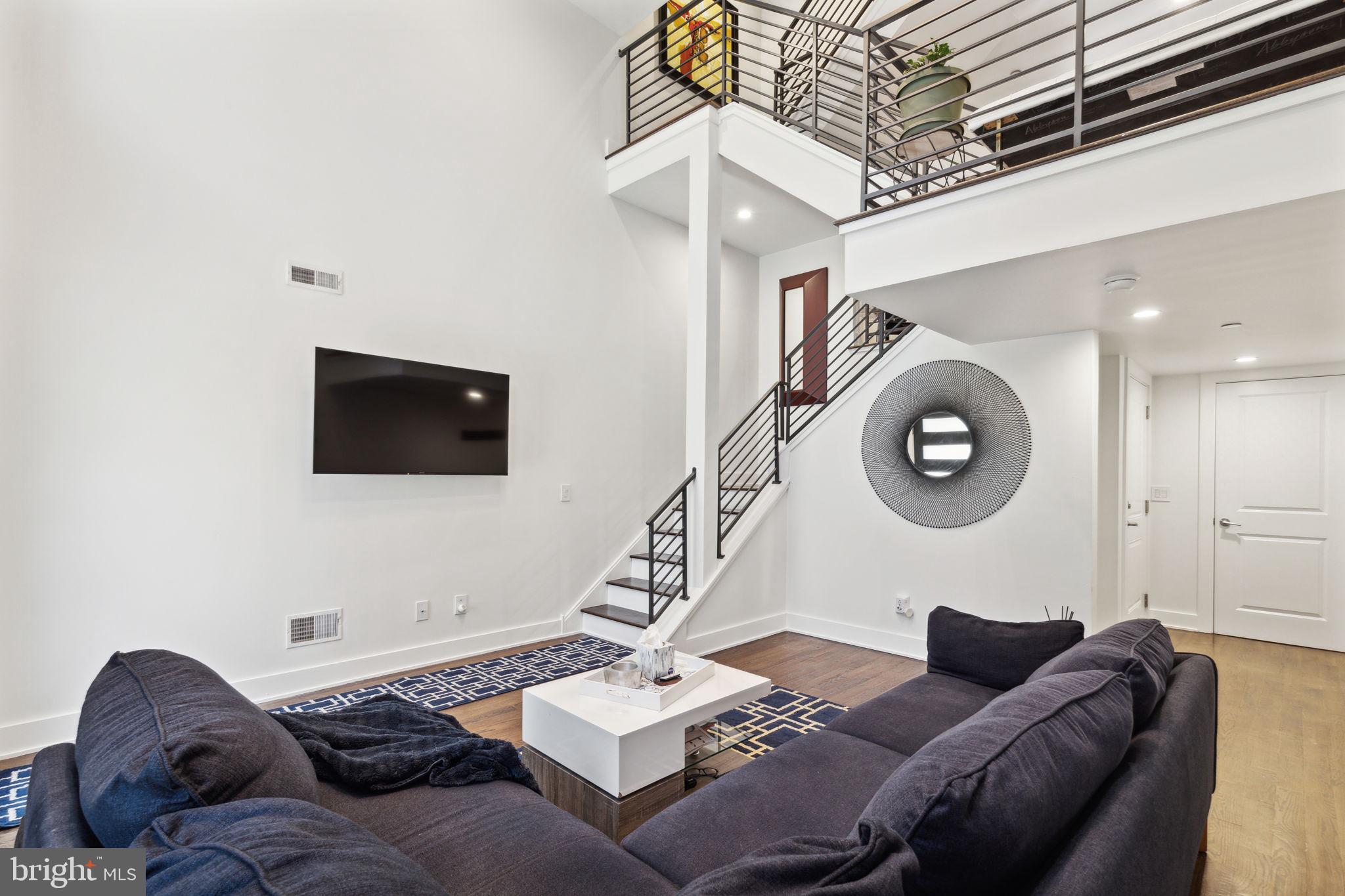 OLDE KENSINGTON - Residential Lease