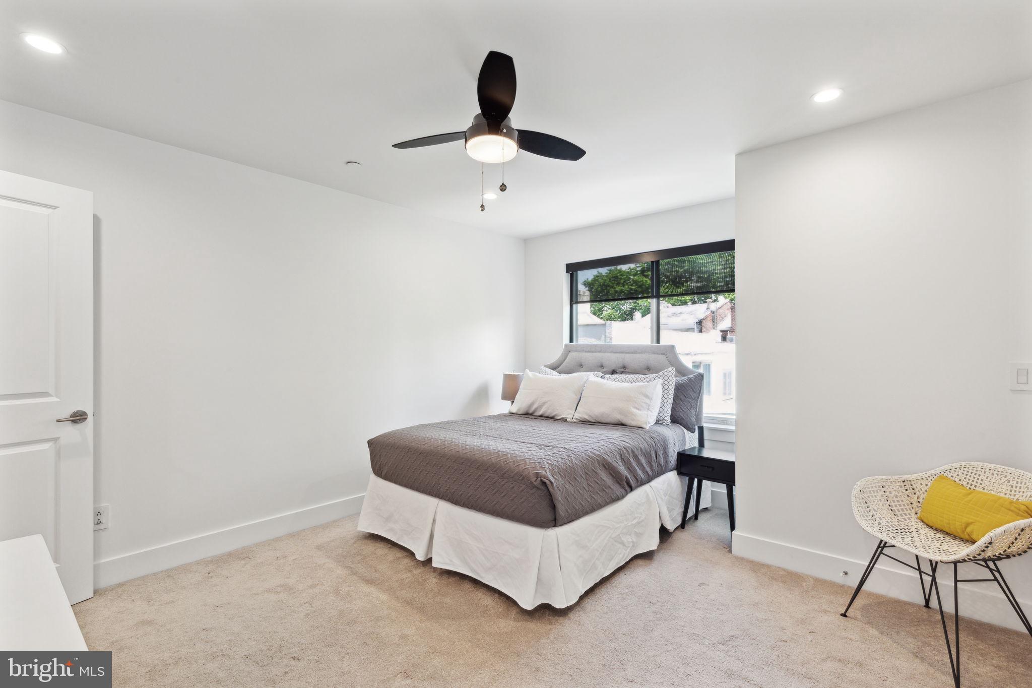 OLDE KENSINGTON - Residential Lease