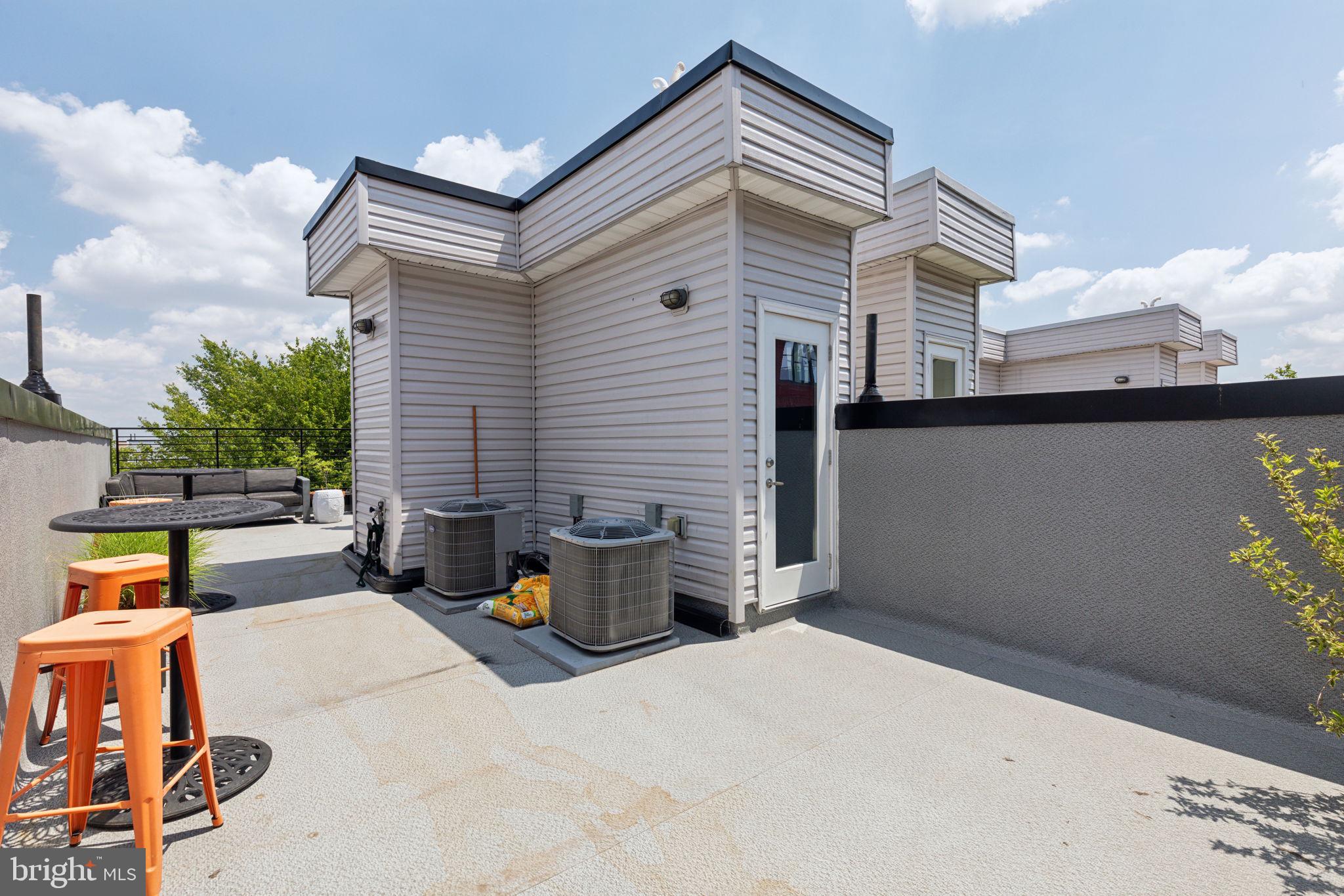 OLDE KENSINGTON - Residential Lease