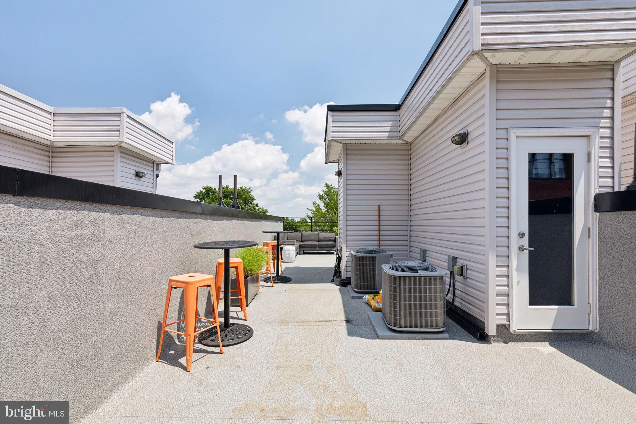 OLDE KENSINGTON - Residential Lease