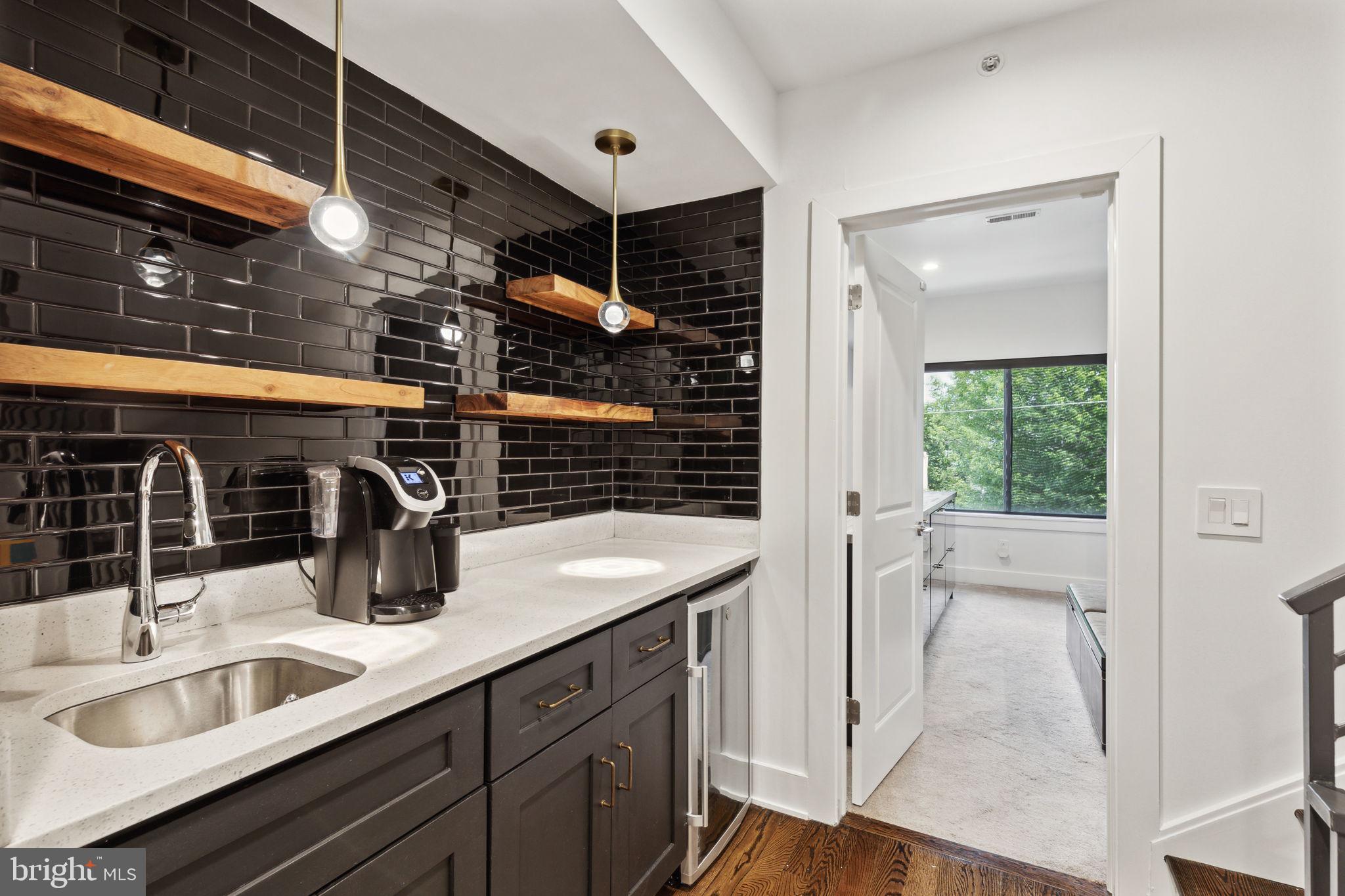 OLDE KENSINGTON - Residential Lease