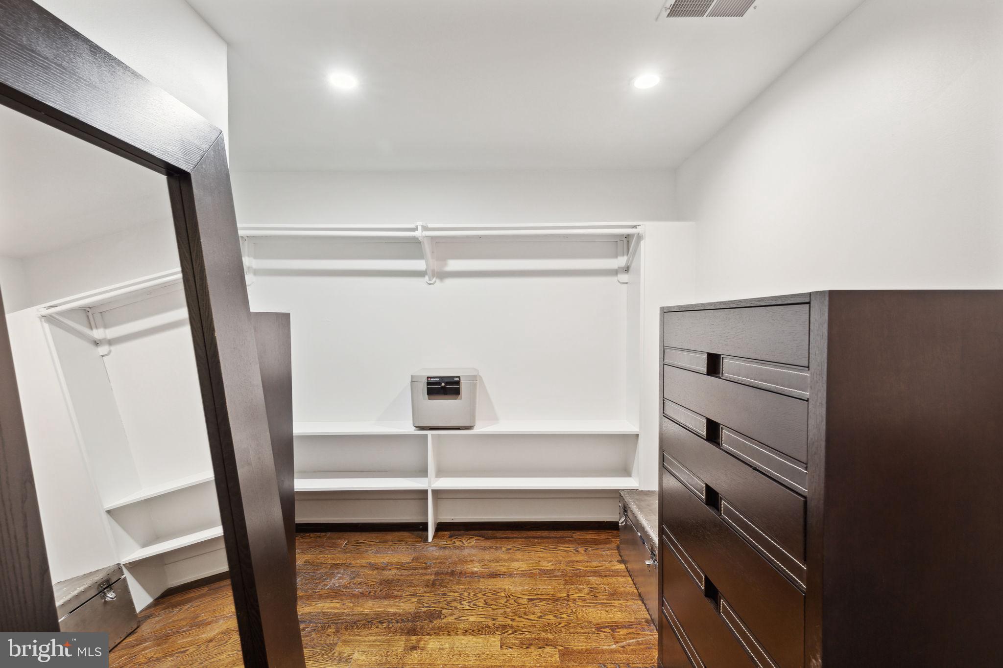 OLDE KENSINGTON - Residential Lease