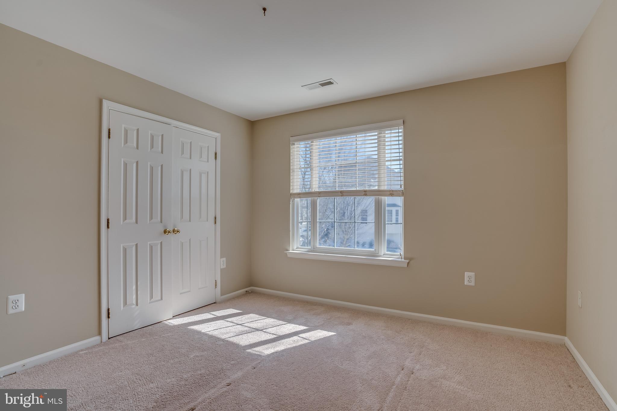 POTOMAC CROSSING - Residential