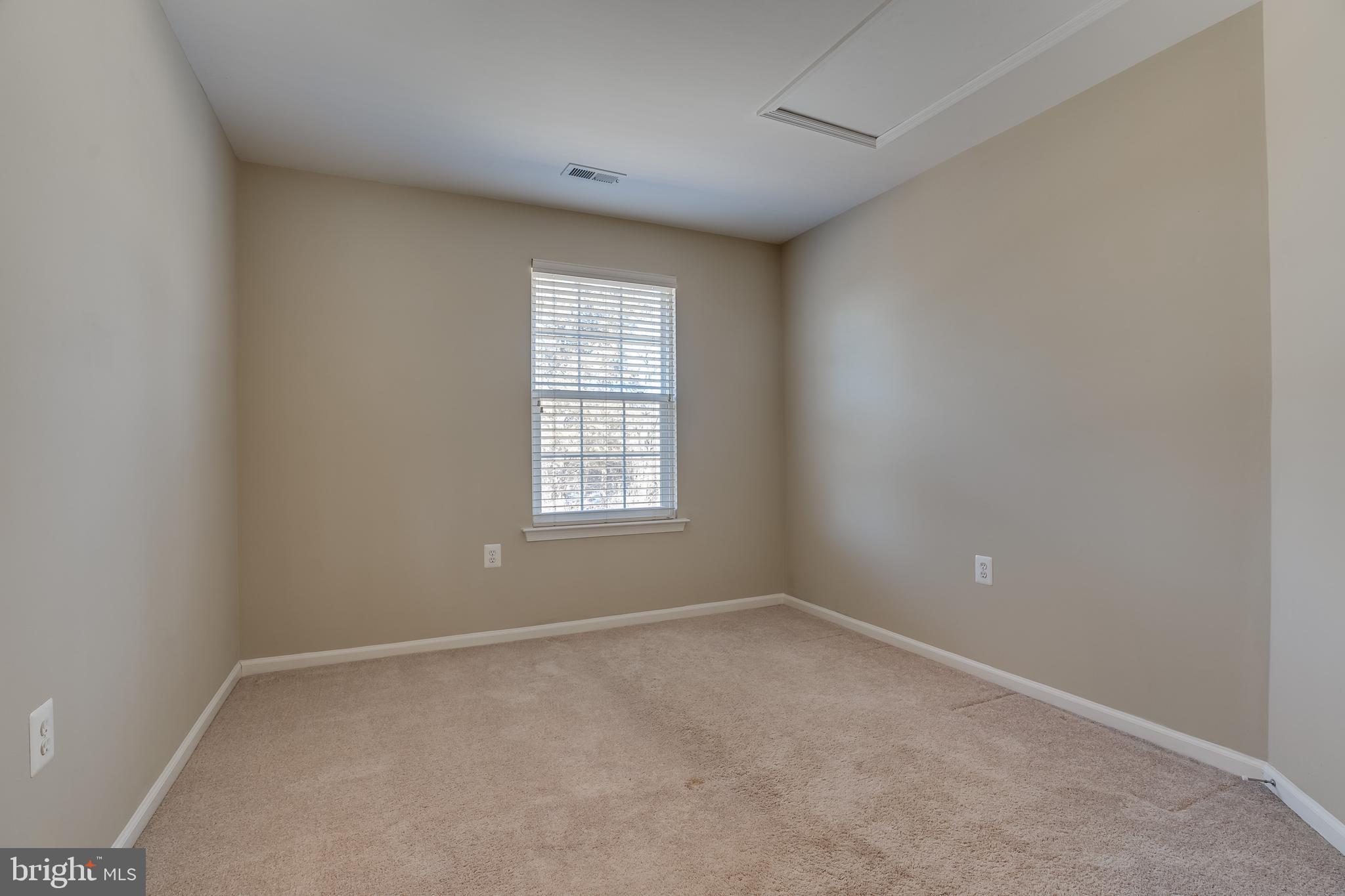 POTOMAC CROSSING - Residential