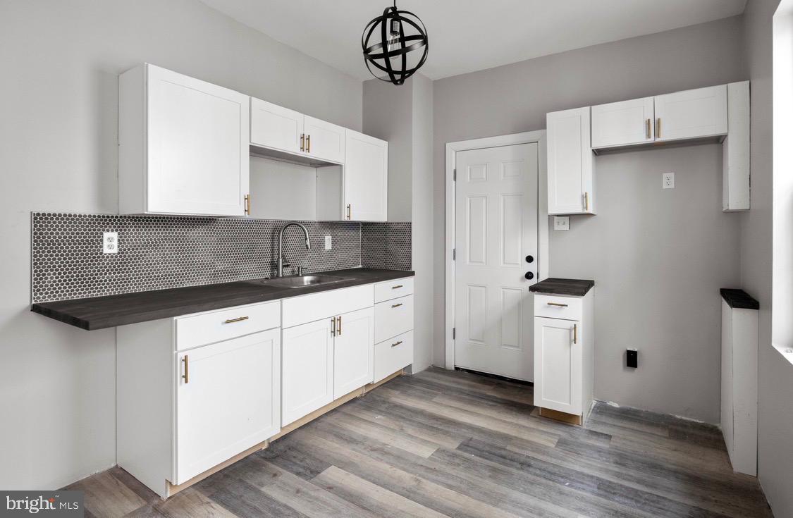 COLUMBIA - Commercial Sale