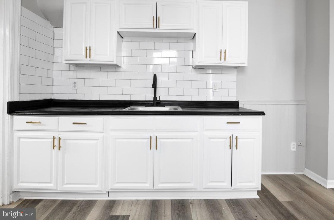 COLUMBIA - Commercial Sale