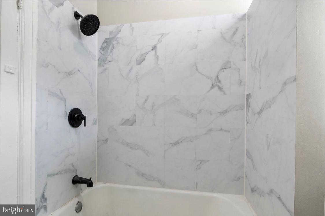 COLUMBIA - Commercial Sale