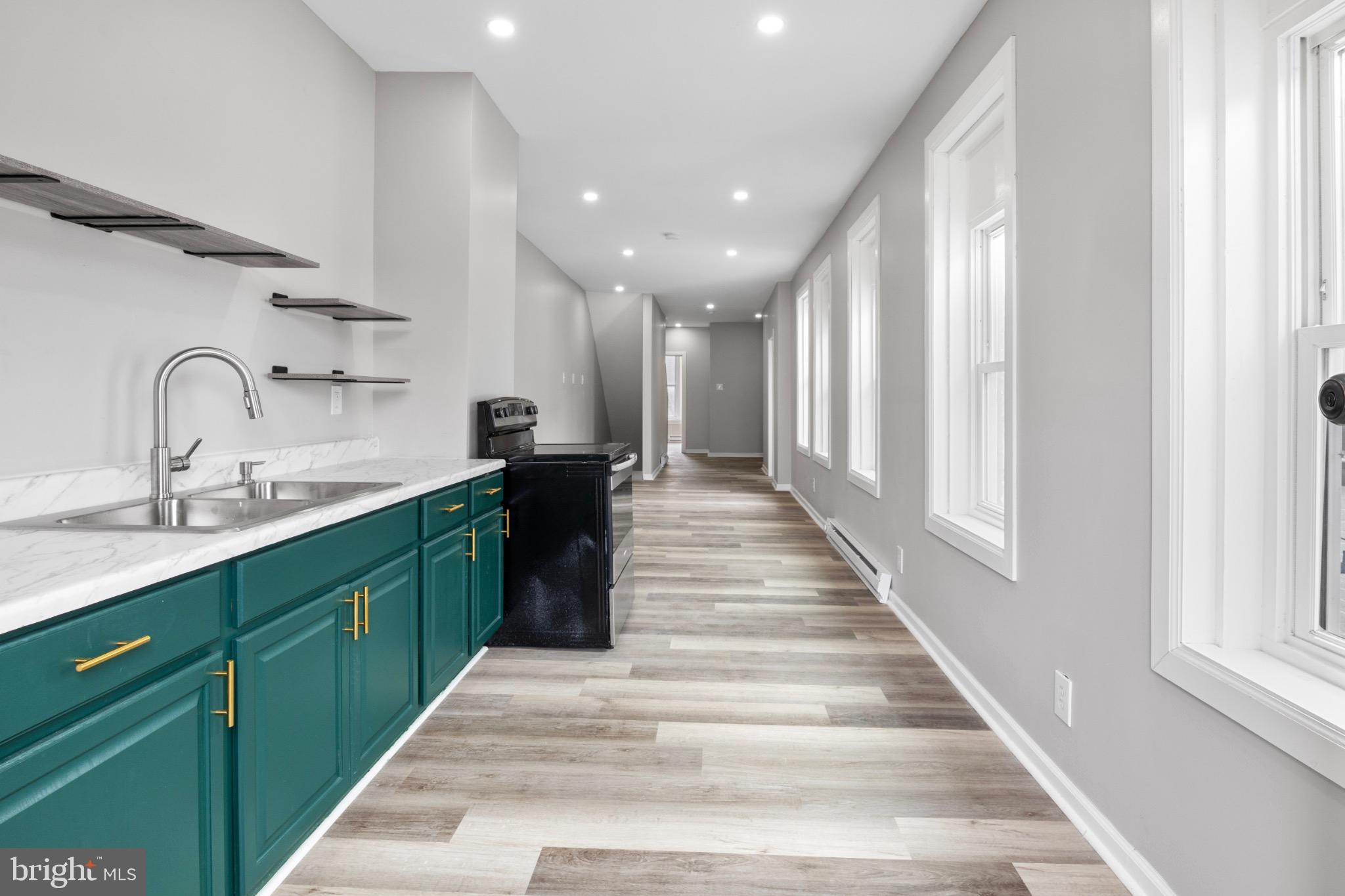 COLUMBIA - Commercial Sale