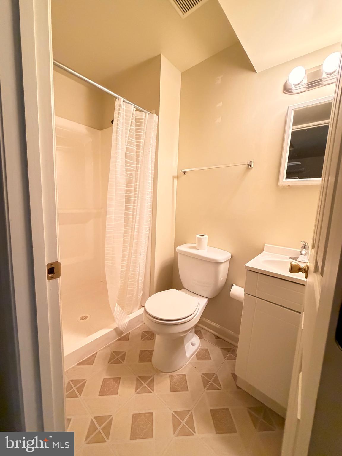 FREDERICKTOWNE VILLAGE - Residential Lease