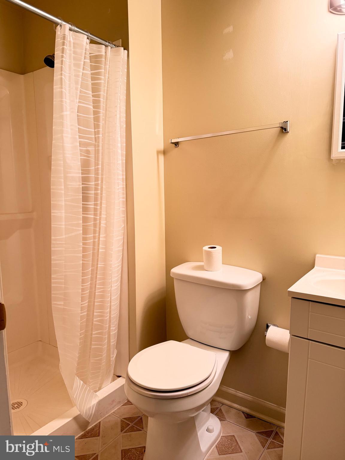 FREDERICKTOWNE VILLAGE - Residential Lease