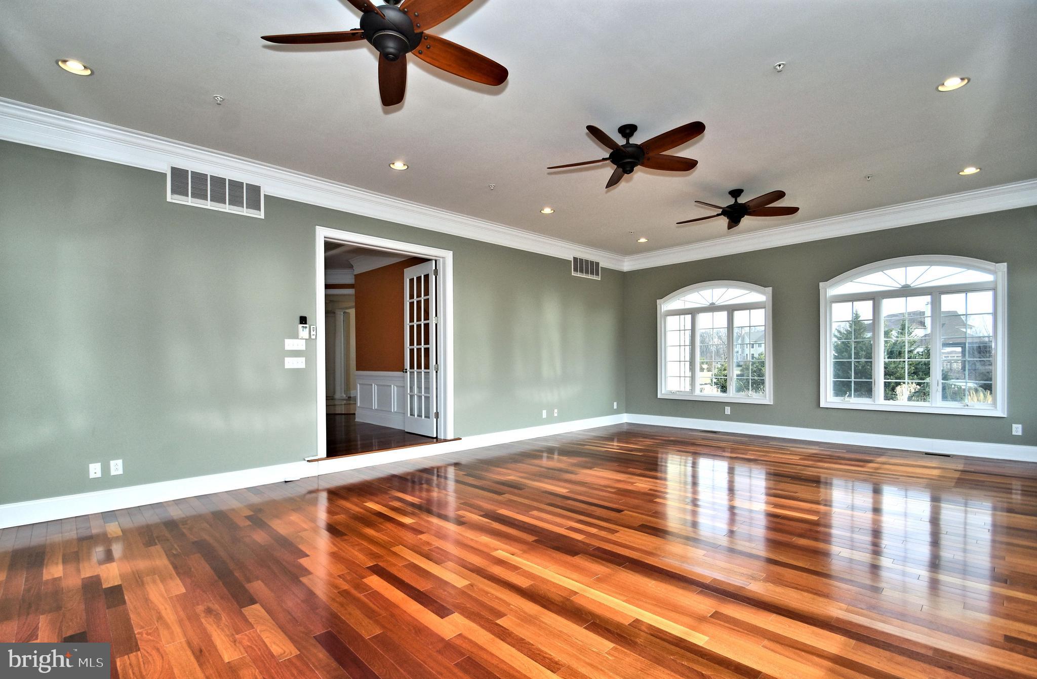 CHAPMANS CORNER - Residential