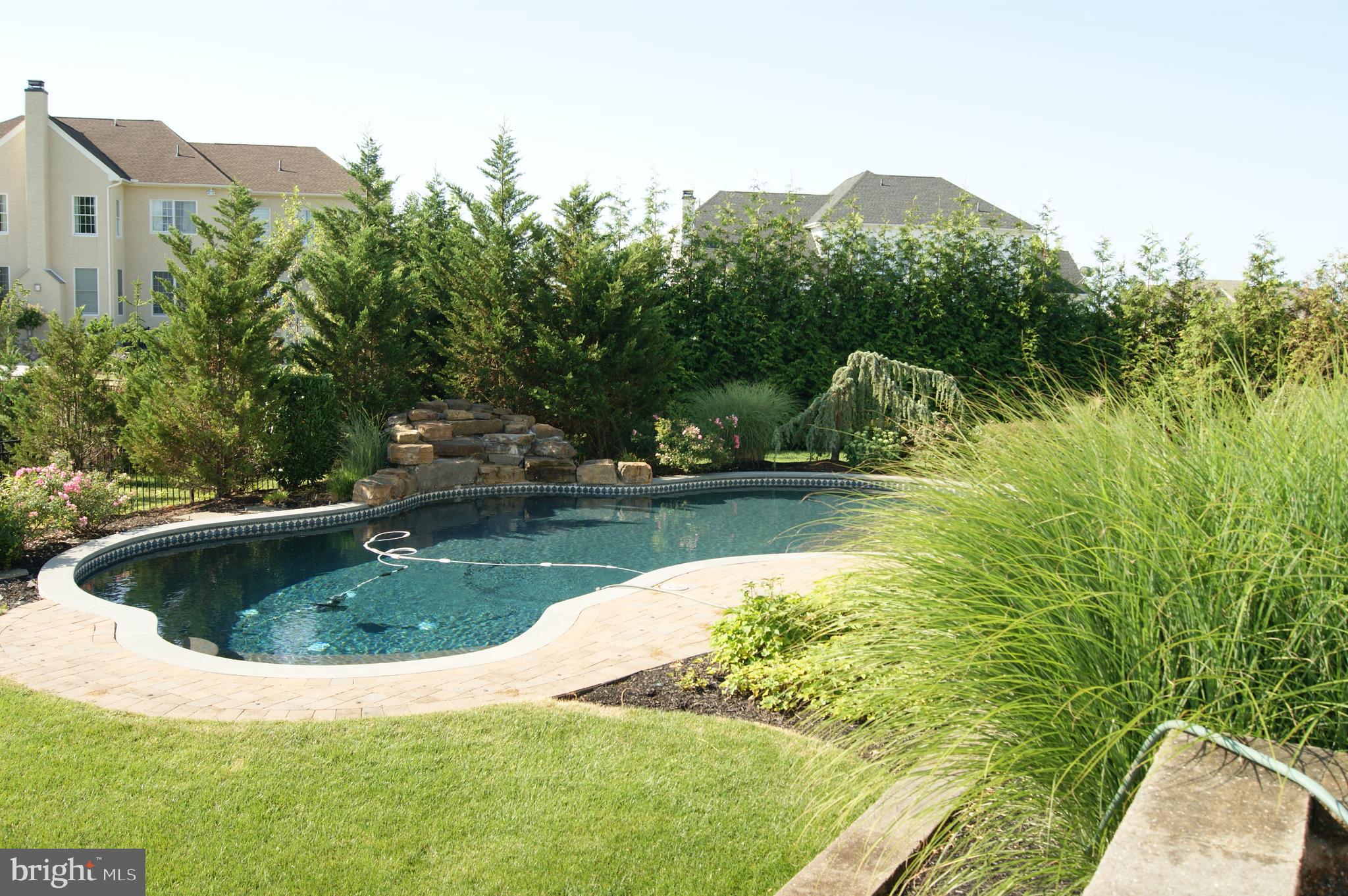 CHAPMANS CORNER - Residential