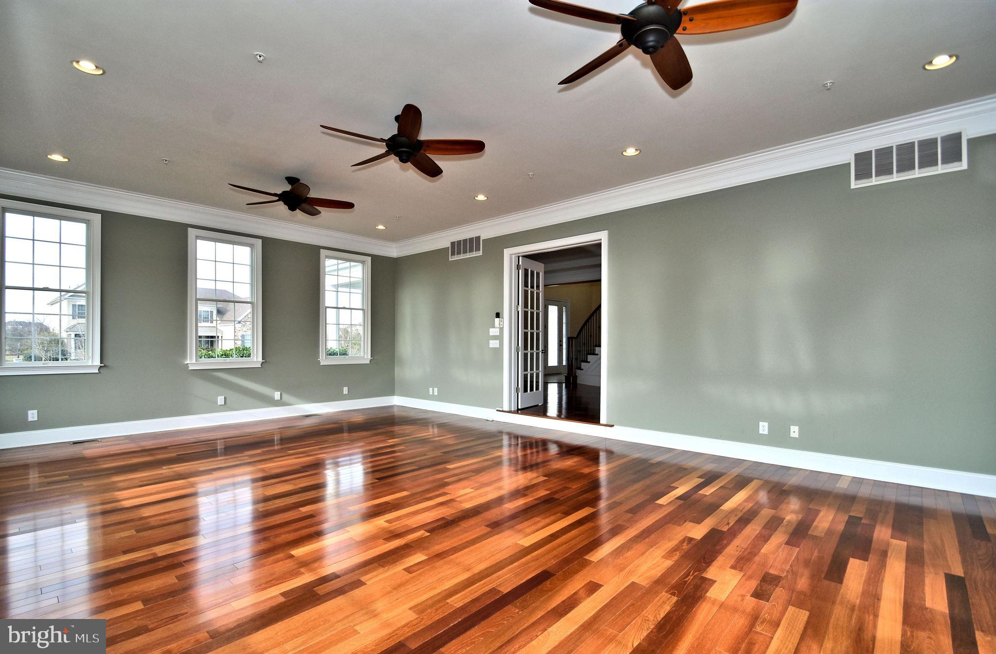 CHAPMANS CORNER - Residential