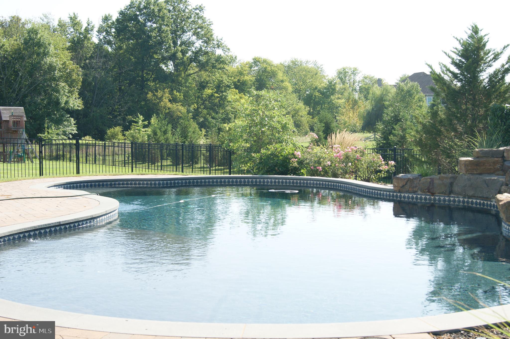 CHAPMANS CORNER - Residential