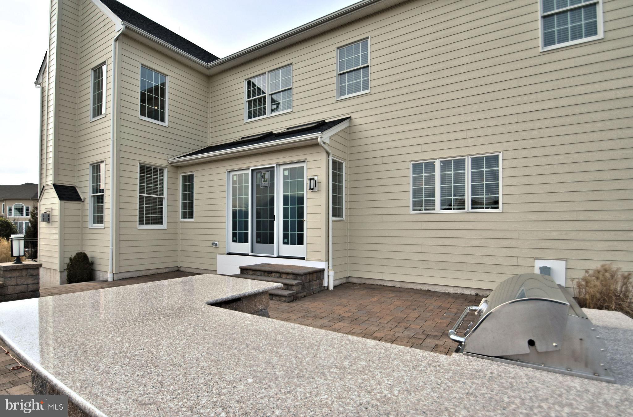 CHAPMANS CORNER - Residential