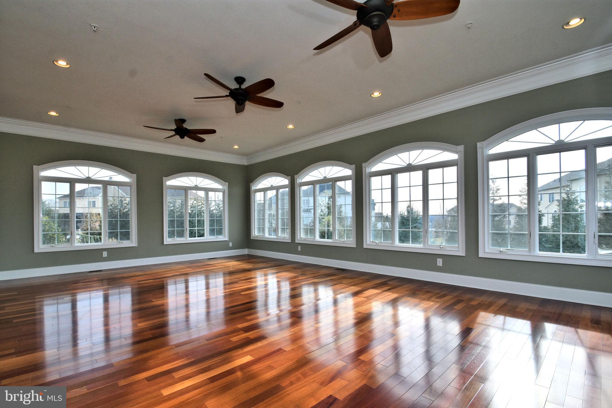 CHAPMANS CORNER - Residential