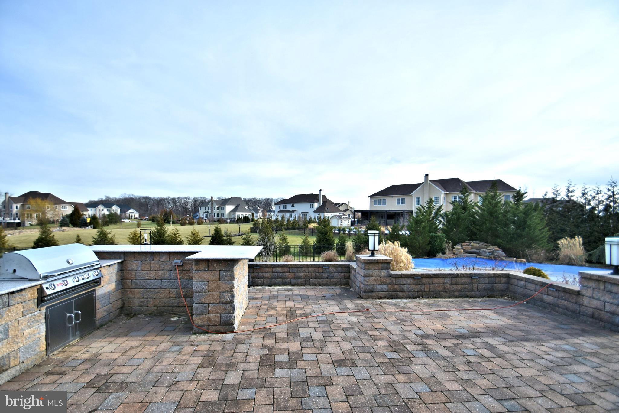 CHAPMANS CORNER - Residential