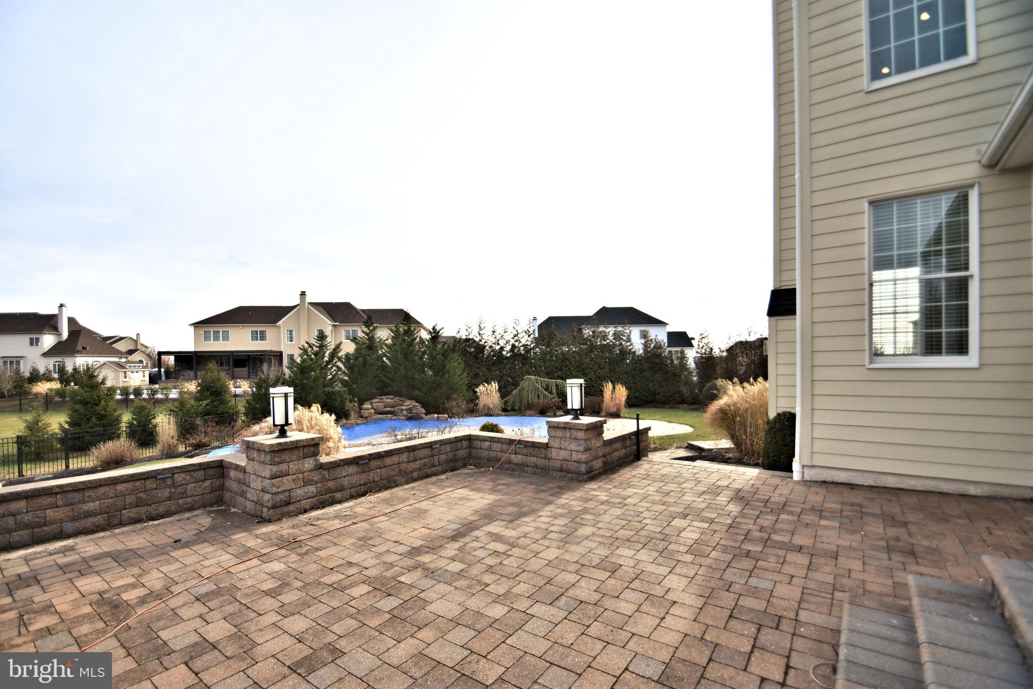 CHAPMANS CORNER - Residential