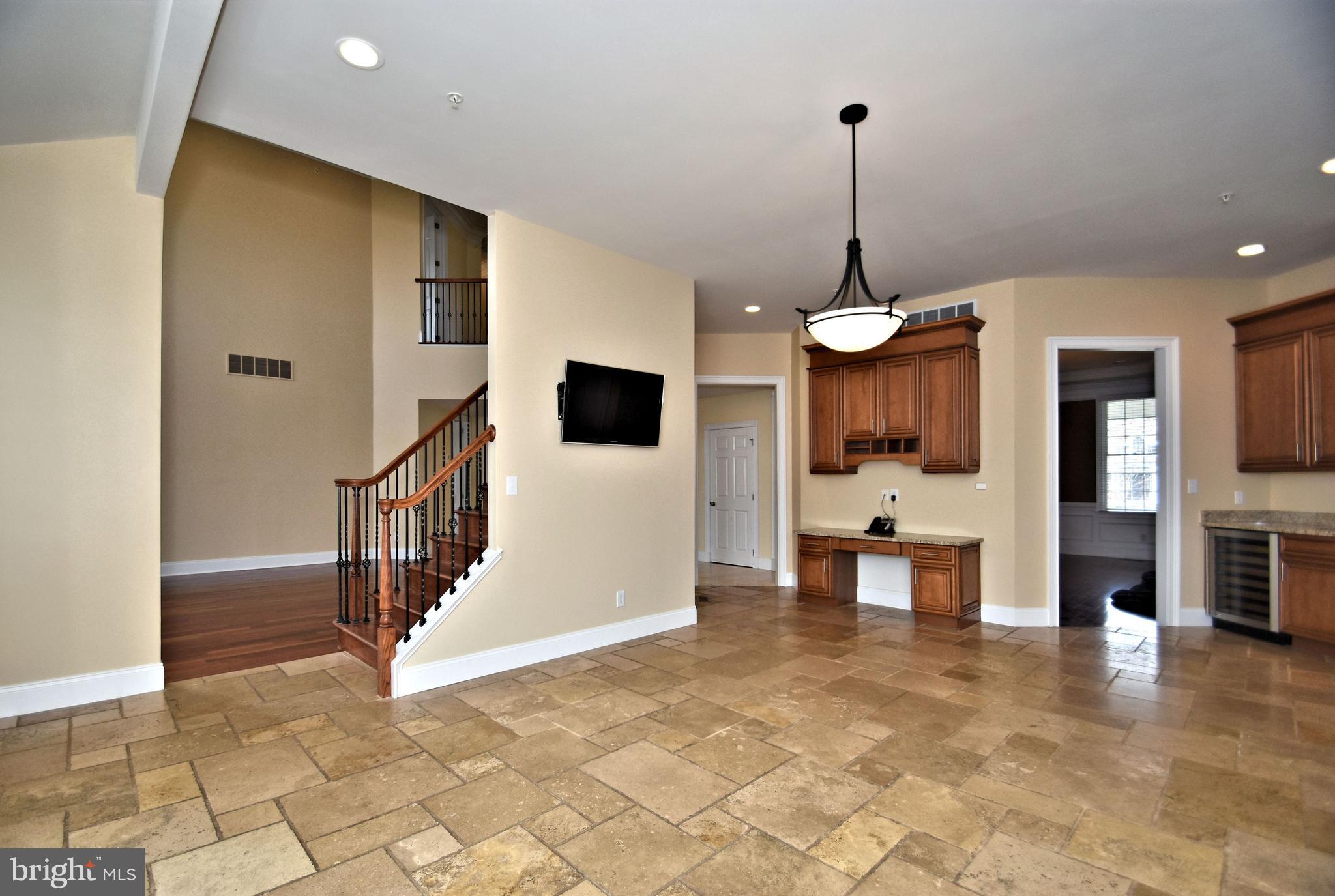 CHAPMANS CORNER - Residential