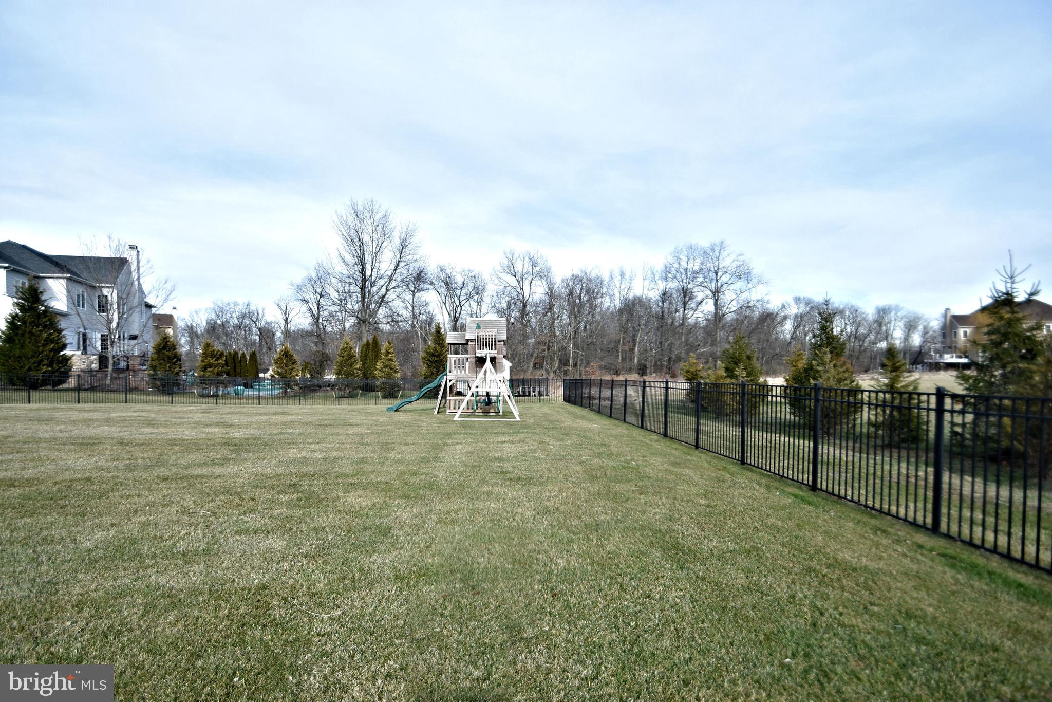 CHAPMANS CORNER - Residential