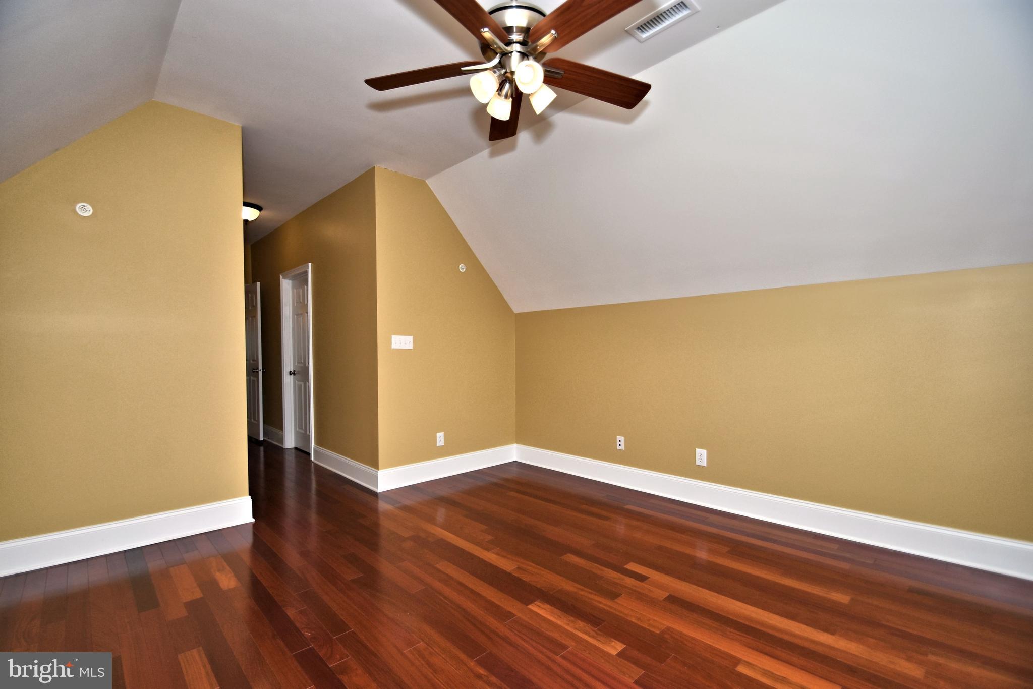 CHAPMANS CORNER - Residential