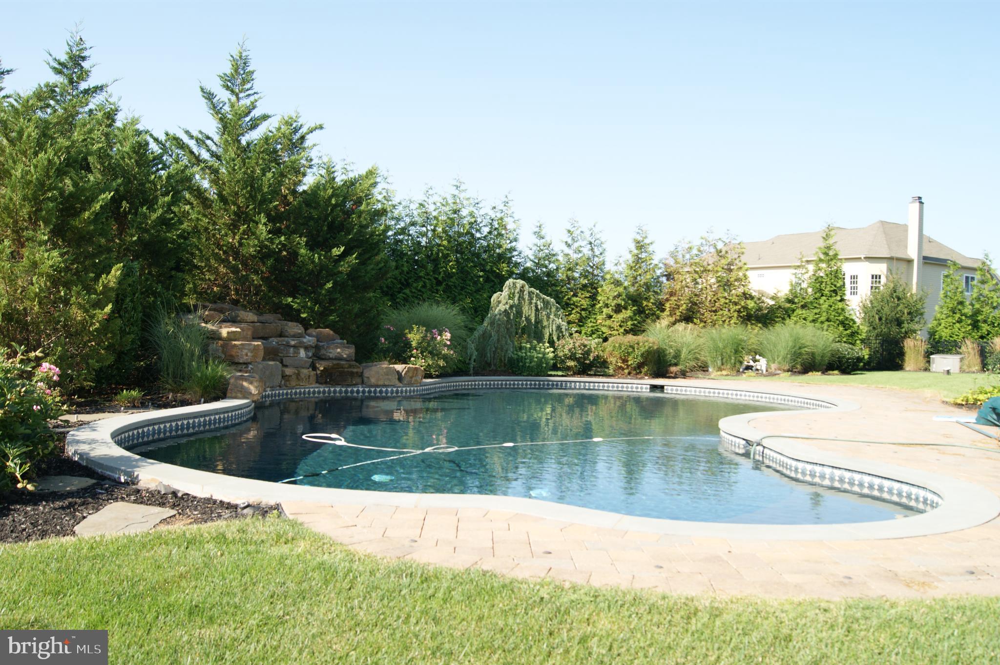 CHAPMANS CORNER - Residential