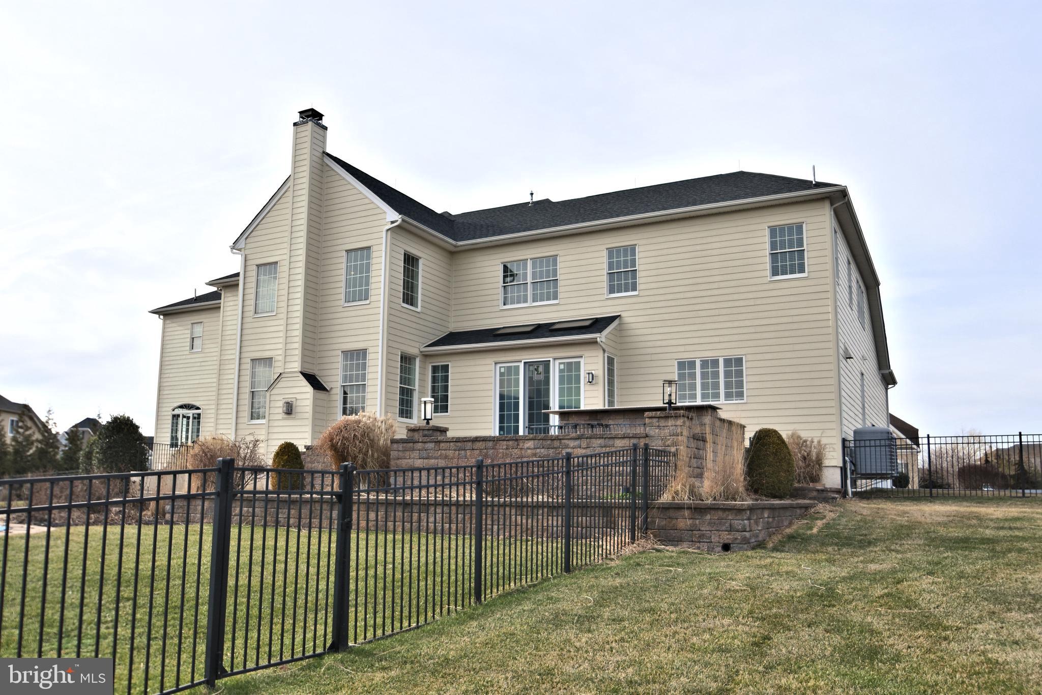 CHAPMANS CORNER - Residential