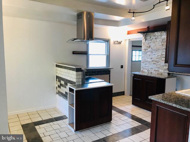 LOWENBACH - Residential Lease