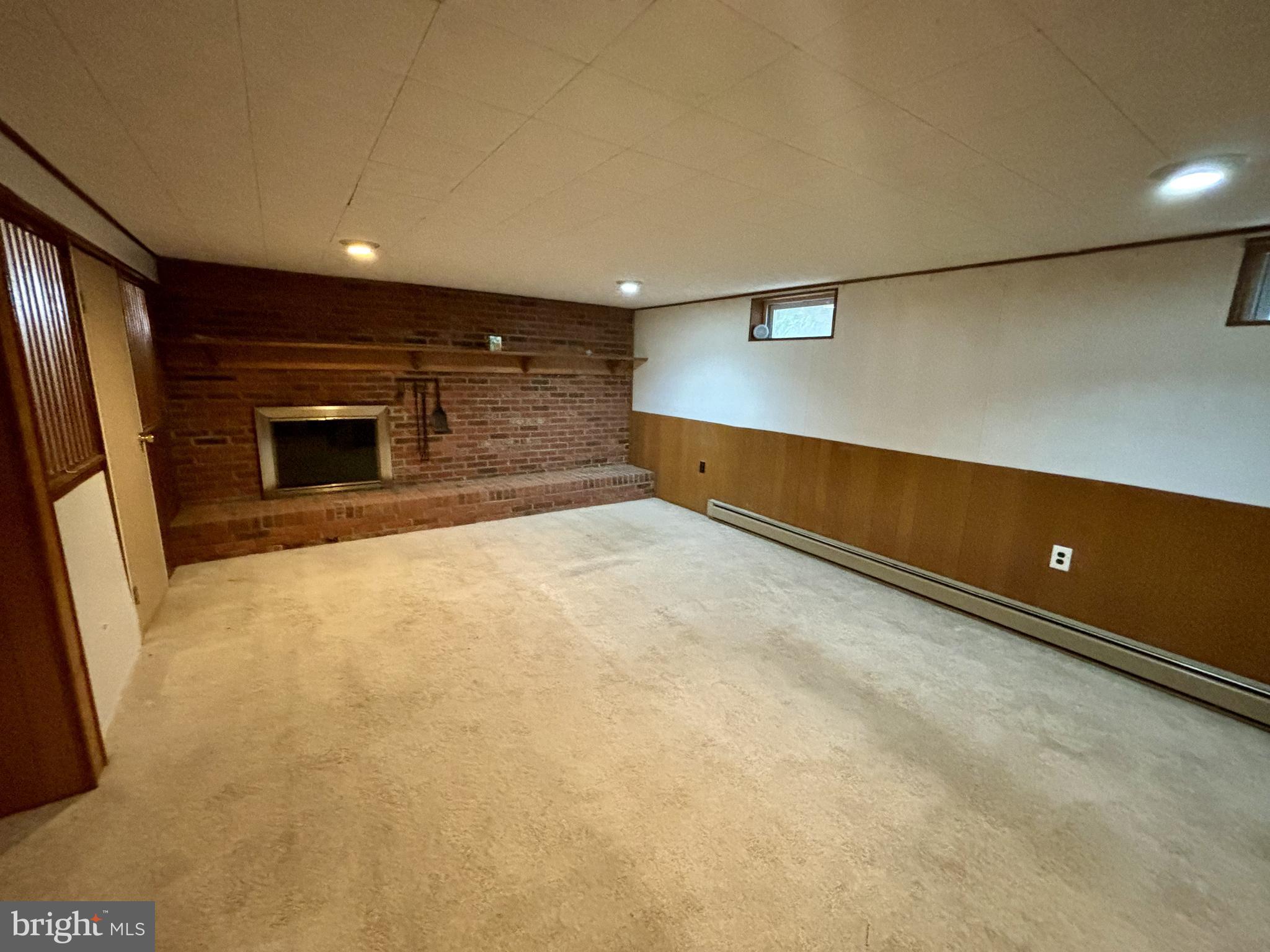 LOWENBACH - Residential Lease