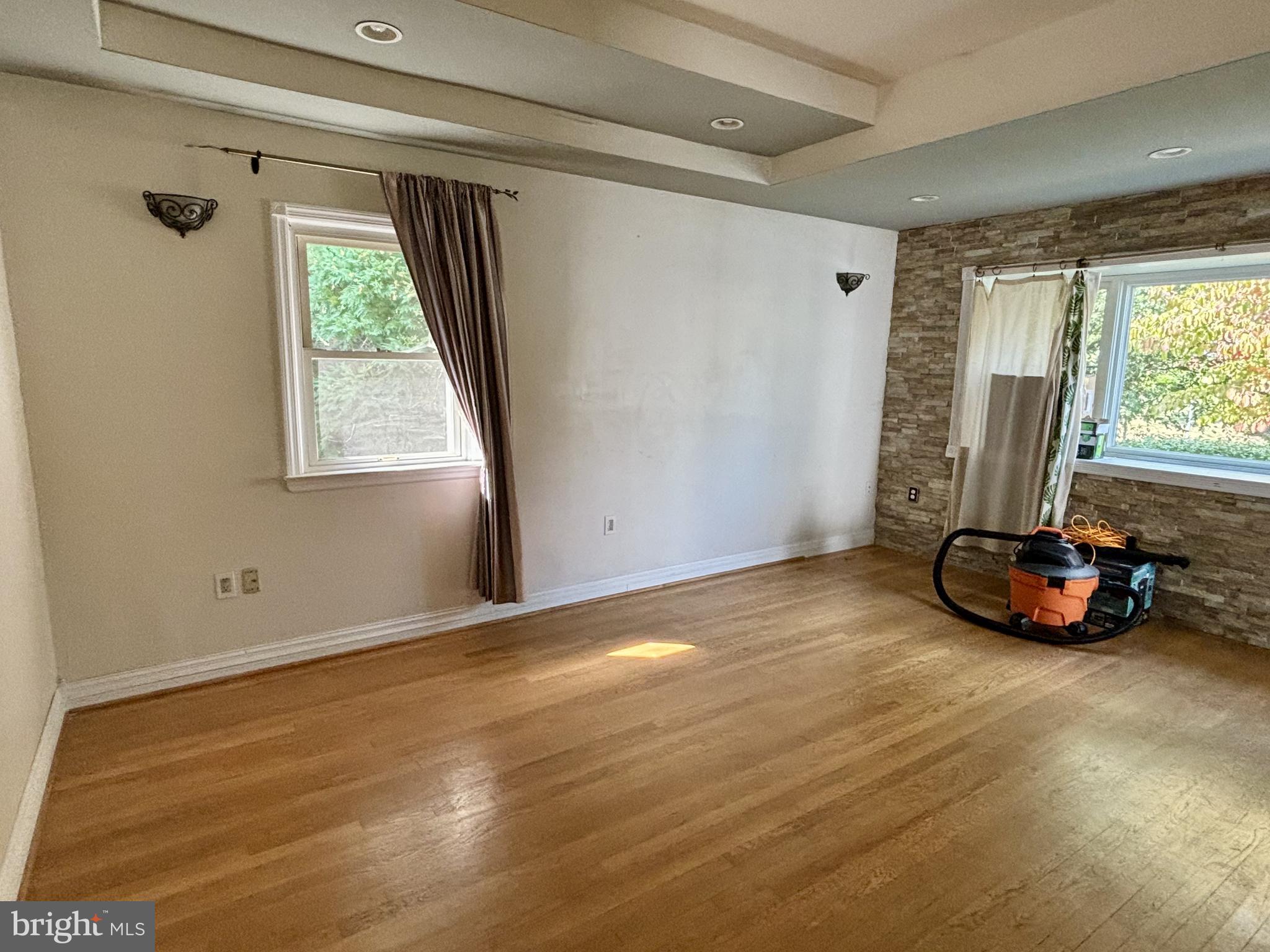 LOWENBACH - Residential Lease