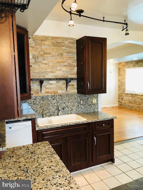 LOWENBACH - Residential Lease