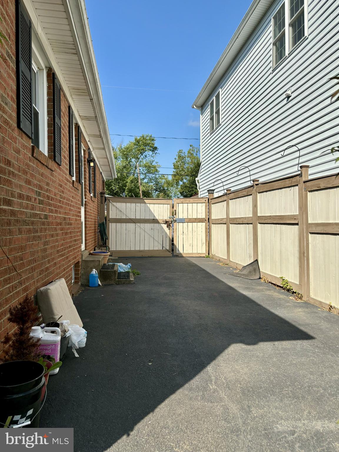 LOWENBACH - Residential Lease