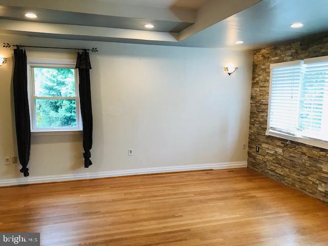 LOWENBACH - Residential Lease