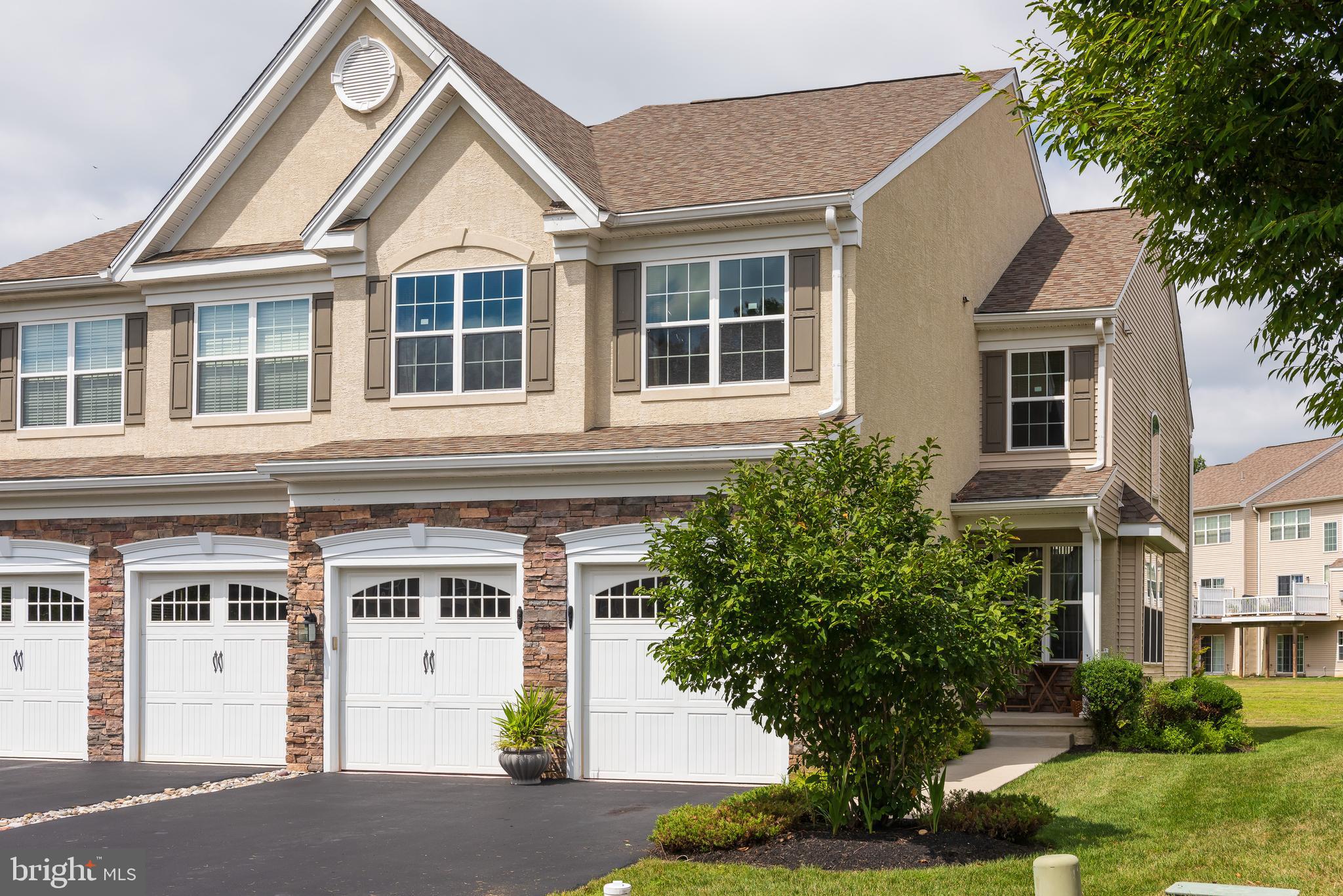 2604 ROCKLEDGE COURT