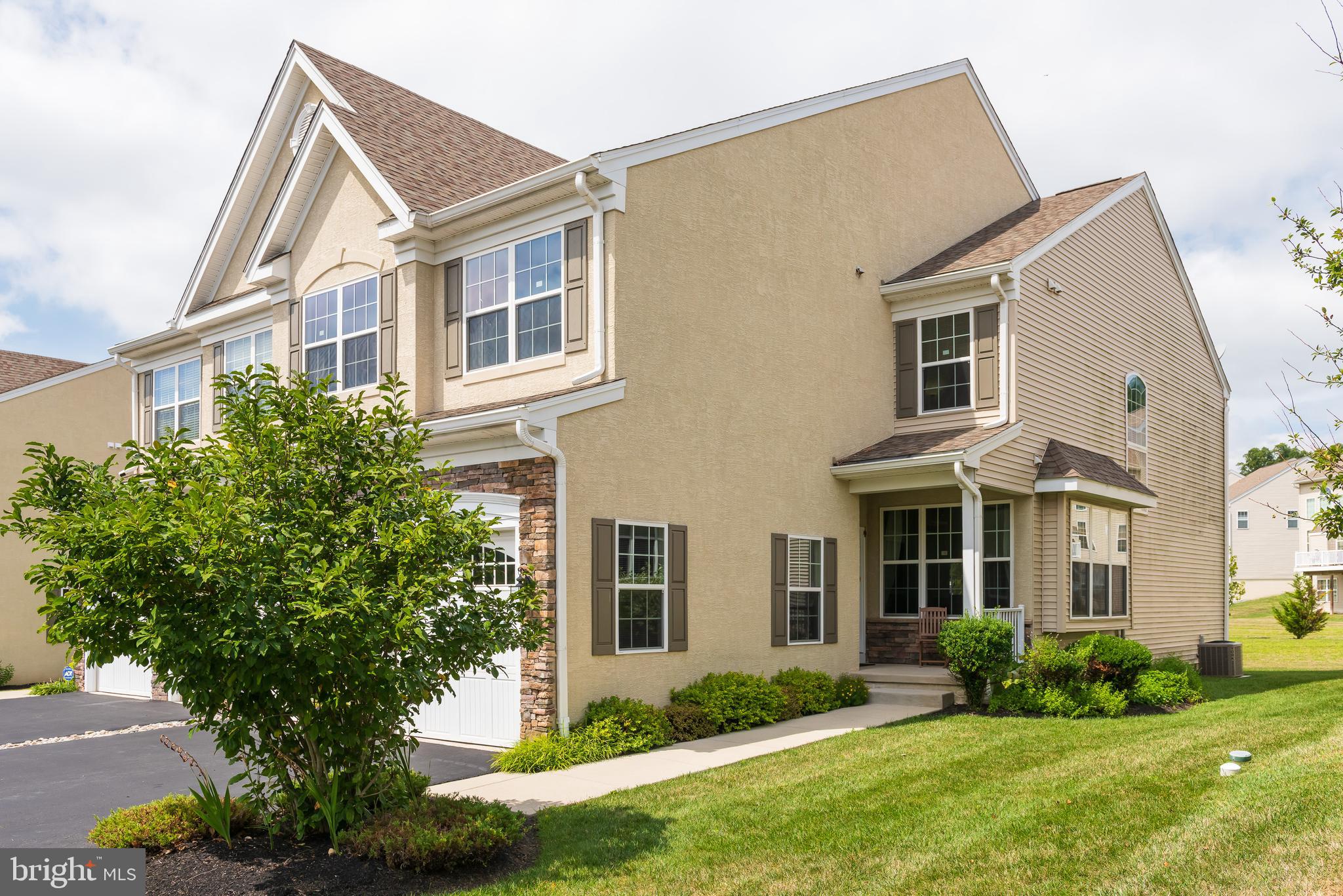 2604 ROCKLEDGE COURT
