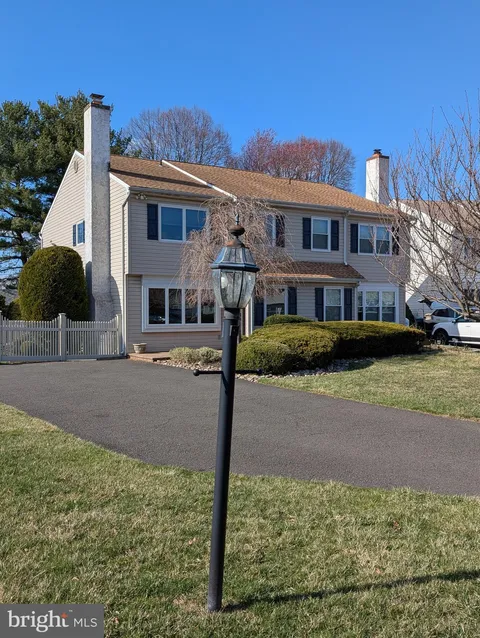 1 Horseshoe Circle, Horsham, PA MLS: PAMC2134042