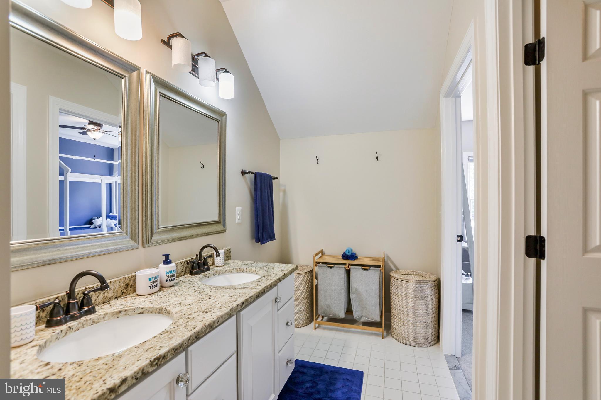 RIVER CREEK - Residential