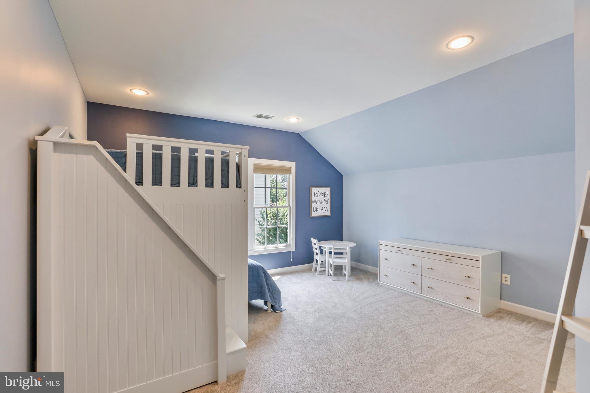 RIVER CREEK - Residential